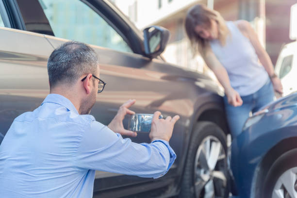 Professional Full Coverage Car Insurance technician working in London, KY